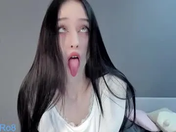 kriscrinkle – webcam model profile photo Image 18