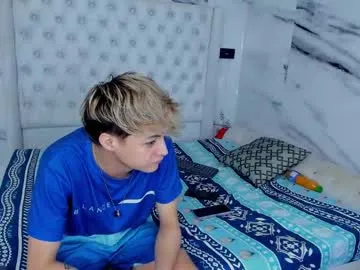 mae_nathan – webcam model profile photo Image 16