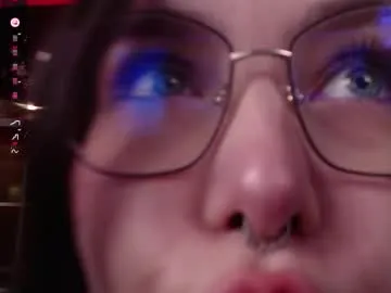 lolaa_darling – webcam model profile photo Image 10