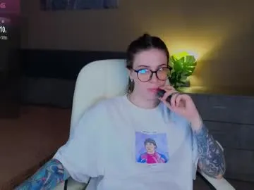 indiandesiguys2023 – webcam model profile photo Image 2