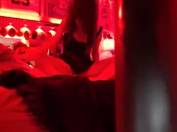 ashl33mackenzi3 – webcam model profile photo