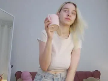 tvycas7 – webcam model profile photo Image 5