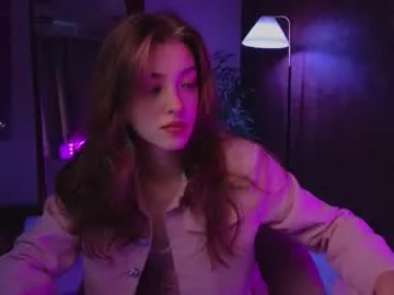 LaraOlson – webcam model profile photo Image 2