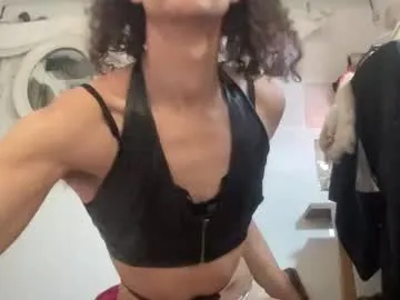 lolaa_darling – webcam model profile photo Image 3