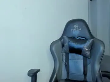 mochasins_ – webcam model profile photo Image 17