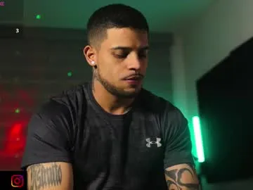 emilywarren296 – webcam model profile photo Image 3