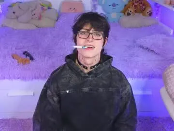 EmiliaWalker – webcam model profile photo Image 10