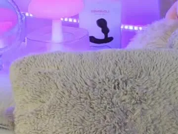 EmiliaWalker – webcam model profile photo Image 5