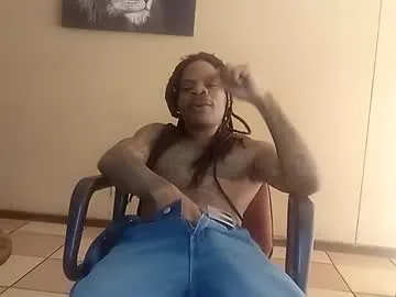 mae_nathan – webcam model profile photo Image 16