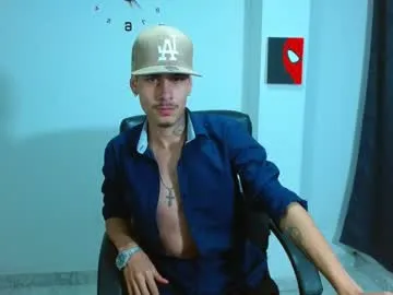 emilywarren296 – webcam model profile photo Image 14