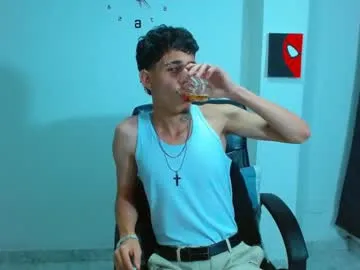 emilywarren296 – webcam model profile photo Image 15