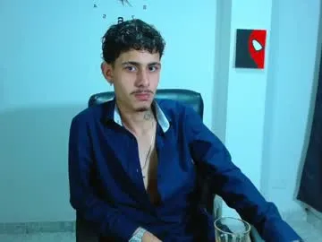 emilywarren296 – webcam model profile photo Image 17