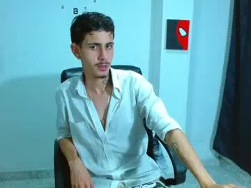 emilywarren296 – webcam model profile photo Image 18