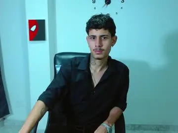 emilywarren296 – webcam model profile photo Image 19