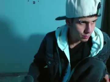 emilywarren296 – webcam model profile photo Image 2