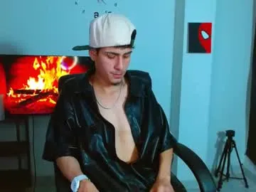 emilywarren296 – webcam model profile photo Image 6