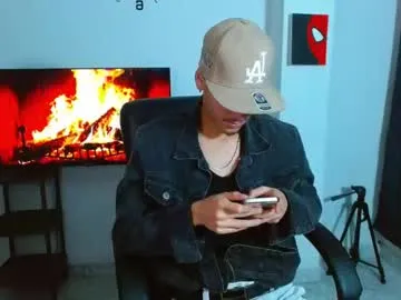 emilywarren296 – webcam model profile photo Image 9