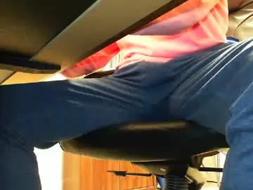 iamsomeone1234 – webcam model profile photo Image 17