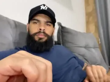 AmeliaPump – webcam model profile photo Image 16