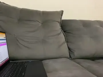 AmeliaPump – webcam model profile photo Image 5