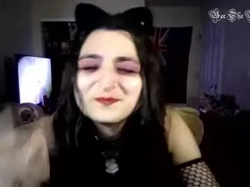 IsaBebe – webcam model profile photo Image 5