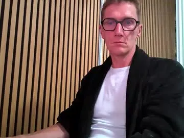 iamsomeone1234 – webcam model profile photo Image 11