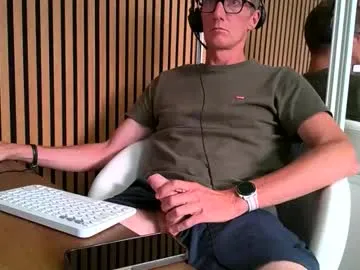 iamsomeone1234 – webcam model profile photo Image 14