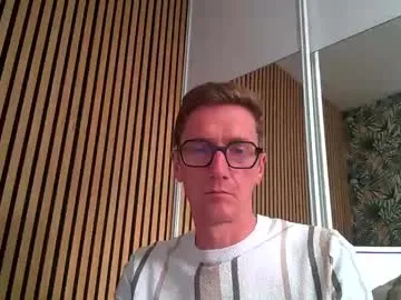 iamsomeone1234 – webcam model profile photo Image 4