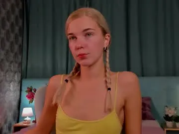 emilywarren296 – webcam model profile photo Image 14