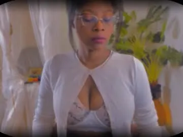 LenaRosen – webcam model profile photo Image 3