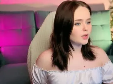 mae_nathan – webcam model profile photo Image 12