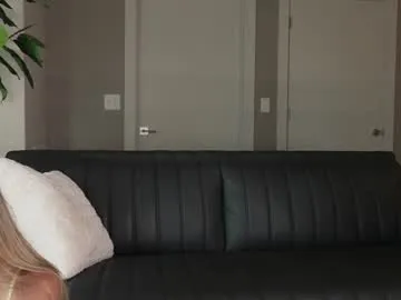 iamsomeone1234 – webcam model profile photo Image 7