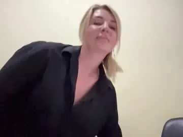 lolaa_darling – webcam model profile photo Image 10