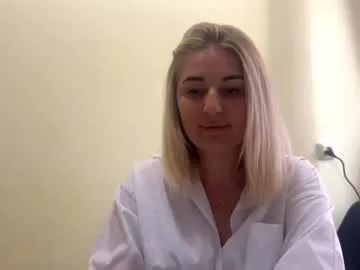 lolaa_darling – webcam model profile photo Image 6