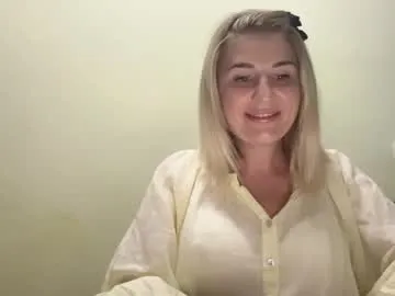 lolaa_darling – webcam model profile photo Image 9