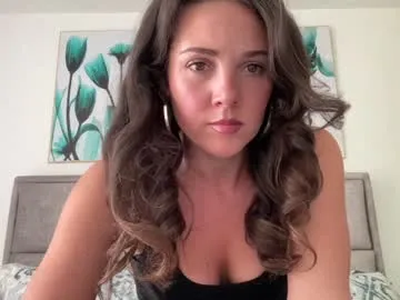 Adara – webcam model profile photo Image 3