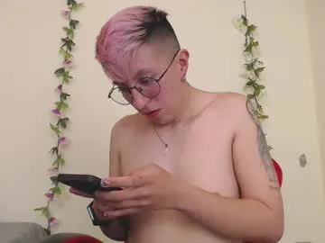 dovia – webcam model profile photo Image 9