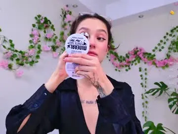 SusanaCrox – webcam model profile photo Image 11