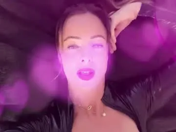 reem_12 – webcam model profile photo Image 5