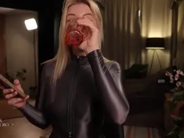 tvycas7 – webcam model profile photo Image 4