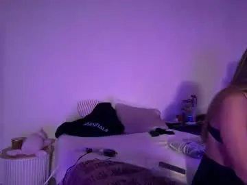 EmiliaWalker – webcam model profile photo Image 17