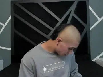 HellenSuric – webcam model profile photo Image 2