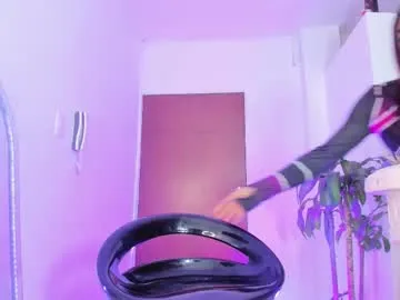 daani_hott – webcam model profile photo Image 12