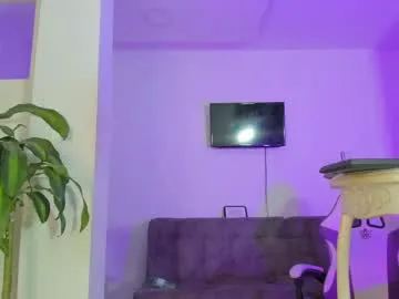 daani_hott – webcam model profile photo Image 3