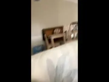 iamsomeone1234 – webcam model profile photo Image 6