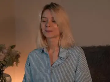 tvycas7 – webcam model profile photo Image 2