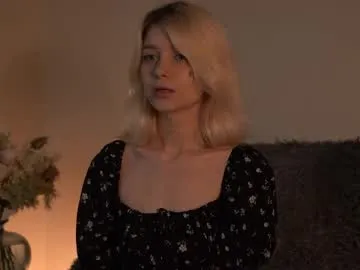 tvycas7 – webcam model profile photo Image 4