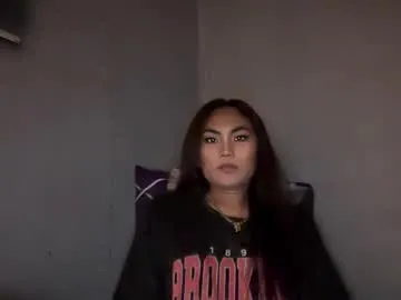 heluejamil – webcam model profile photo Image 17