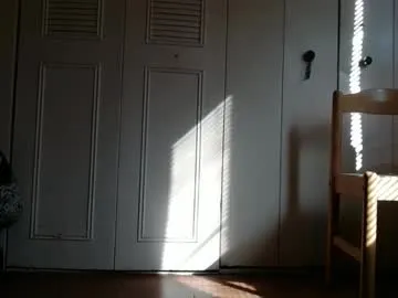 NolanMia – webcam model profile photo Image 14