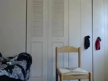 NolanMia – webcam model profile photo Image 2